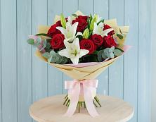 Букет цветов из:  Лилии и Розы #REPLACE_PRED# Стрелецкое
