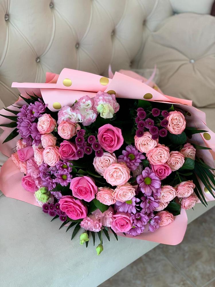 Букет цветов из: Хризантемы, Розы и Лизиантусы в Стрелецкое