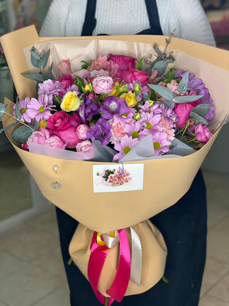 Букет цветов из: Хризантемы, Гвоздики и Альстромерии в Стрелецкое