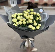 Букет Белые кустовые розы Солинеро в Стрелецкое