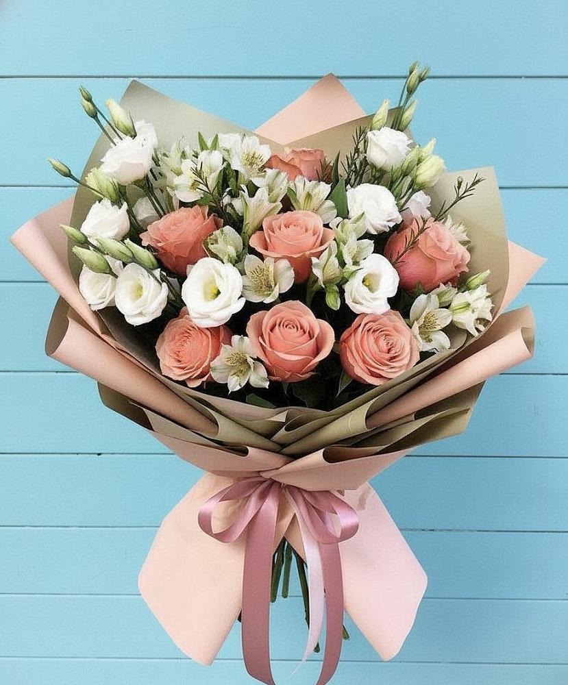 Букет цветов из: Розы, Альстромерии и Лизиантусы в Стрелецкое