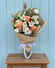 Букет цветов из:  Альстромерии, Лизиантусы, Розы и Хризантемы в Стрелецкое