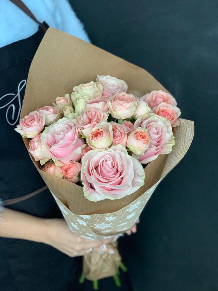 Букет цветов из: Хризантемы и Розы в Стрелецкое