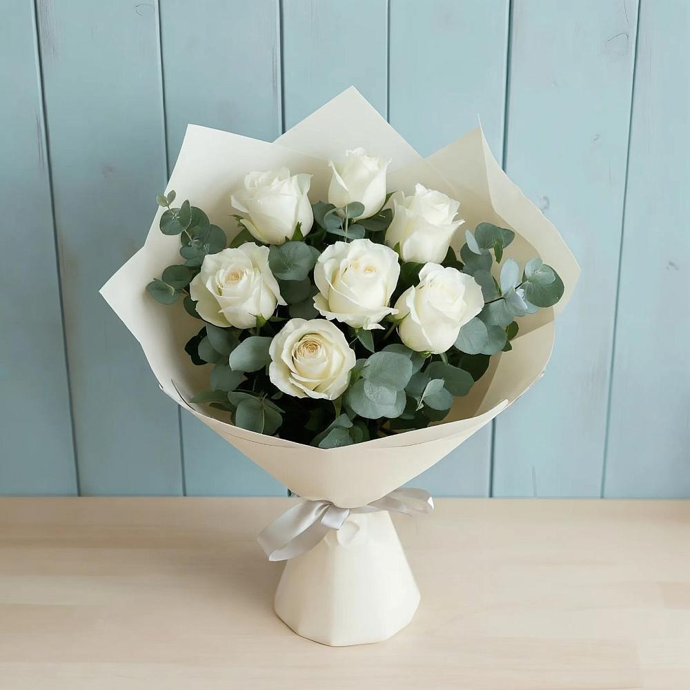 Букет Белые розы в Эвкалипте в Стрелецкое