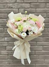 Букет цветов из:  Гвоздики, Розы, Лизиантусы и Хризантемы в Стрелецкое