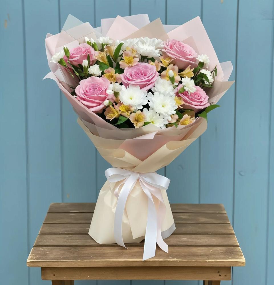 Букет цветов из: Гвоздики, Орхидеи и Розы в Стрелецкое