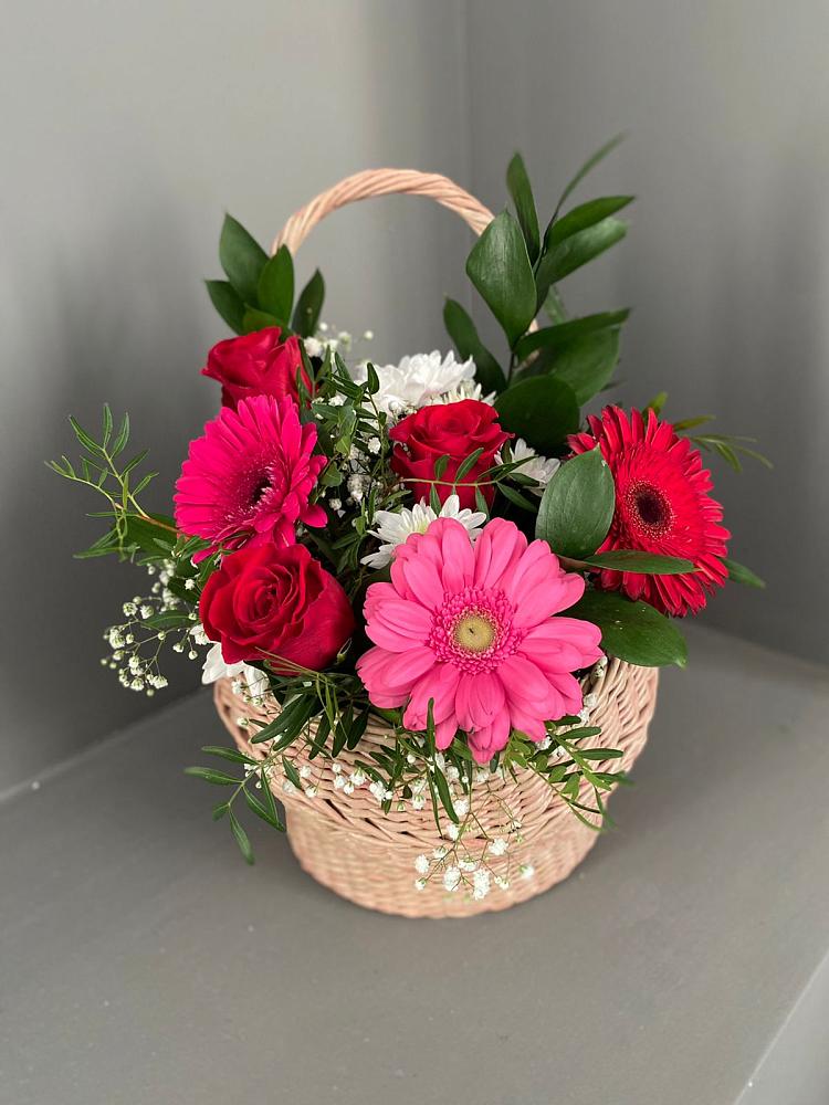 Цветочная композиция из Розы, Хризантемы и Герберы в корзине в Стрелецкое