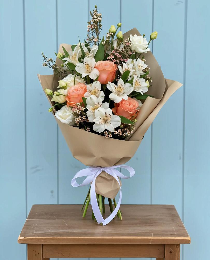 Букет цветов из: Альстромерии, Лизиантусы, Розы и Хризантемы в Стрелецкое